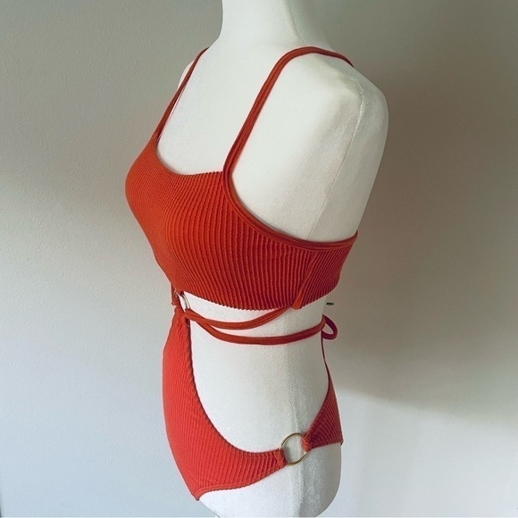 Ring Linked Cut-out One Piece Swimsuit - Orange - Size M - Picture 9 of 10